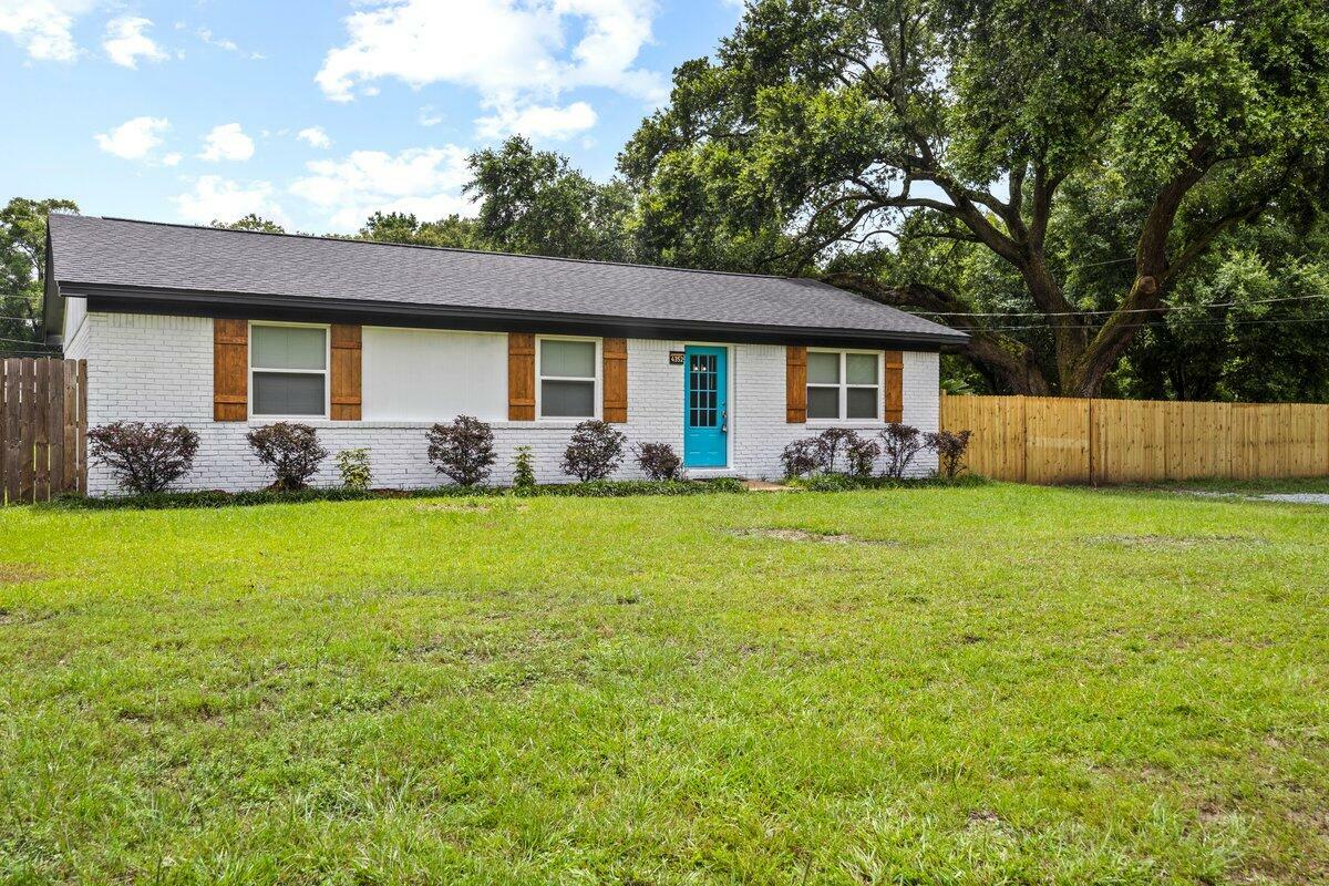 Property Photo:  4352 Watkins Street  FL 32571 
