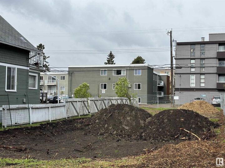 Property Photo:  11344 123 Street NW  AB R5M 0E9 
