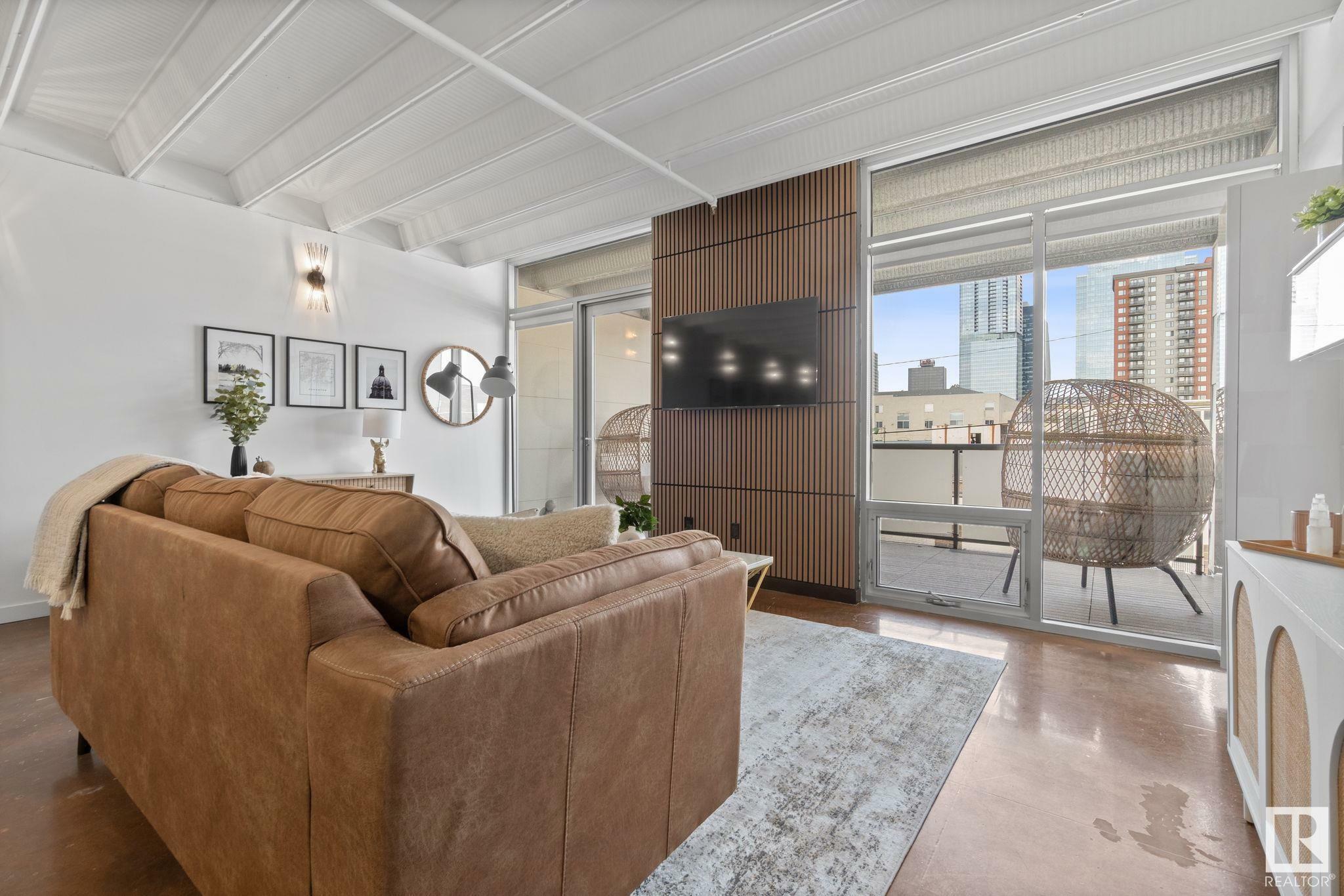 Photo de la propriété: 10309 107 Street NW 220 AB T5J 1K3
