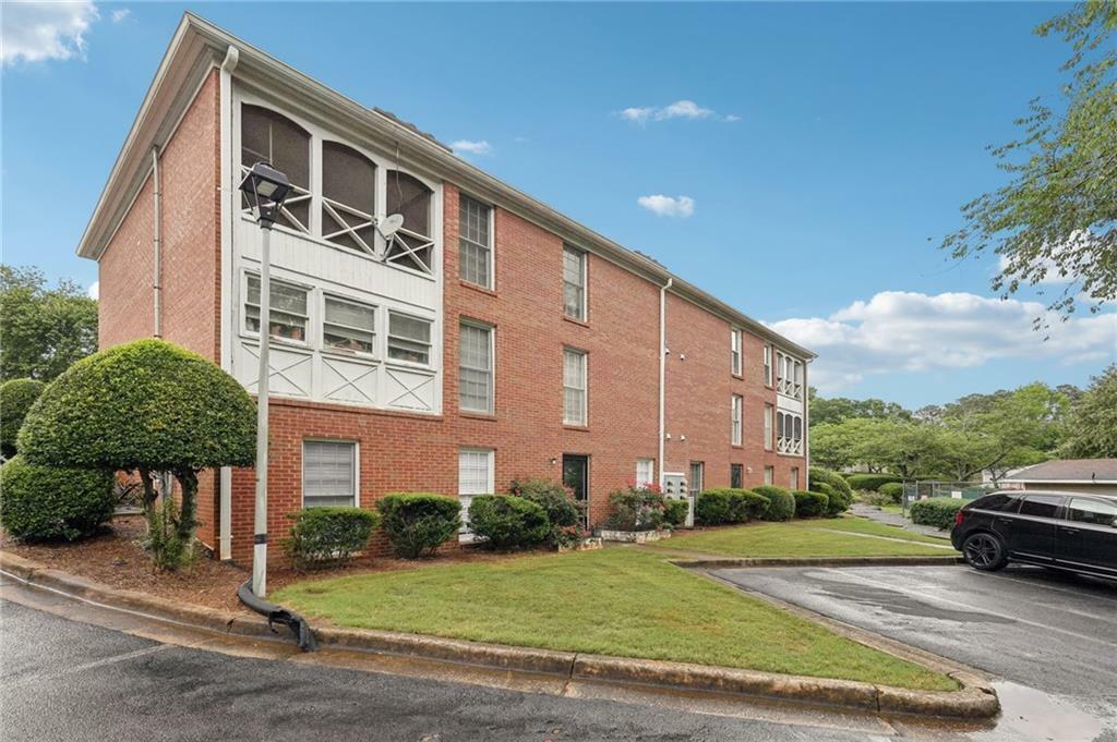 1166 Booth Road SW 301  Marietta GA 30008 photo