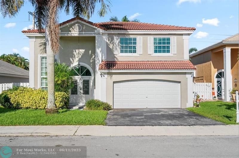 Property Photo: 611 Royal Palm Way FL 33325