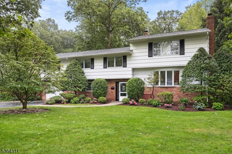 2242 Shawnee Path  Scotch Plains Twp. NJ 07076 photo
