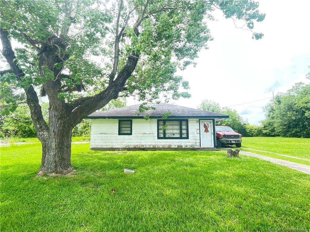 Property Photo: 2228 E Prien Lake Road LA 70601