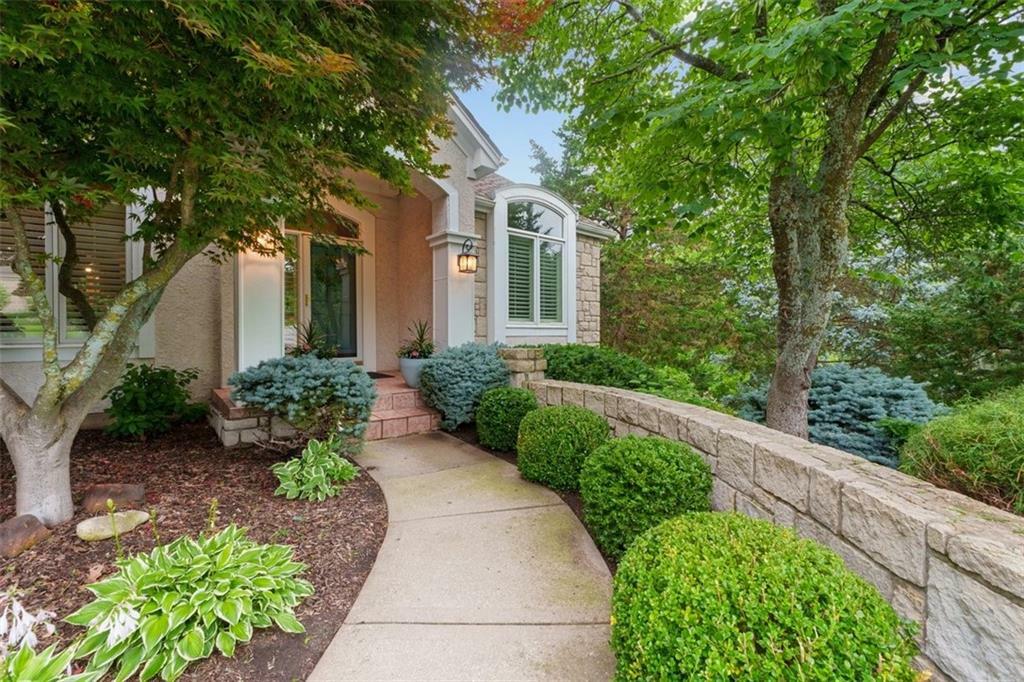 Property Photo: 10181 S Shadow Circle KS 66061