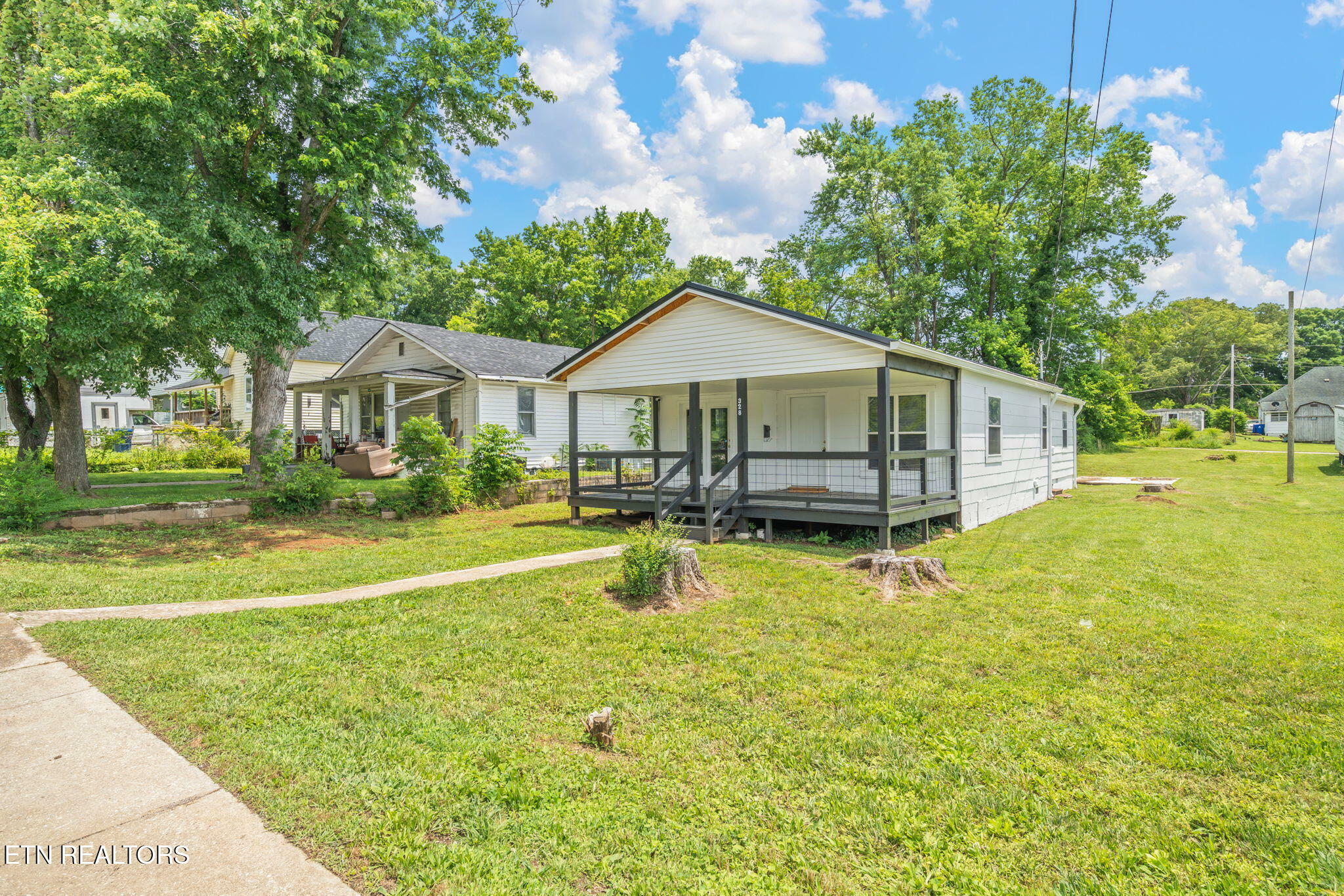 Property Photo:  328 N Chamberlain Ave  TN 37854 