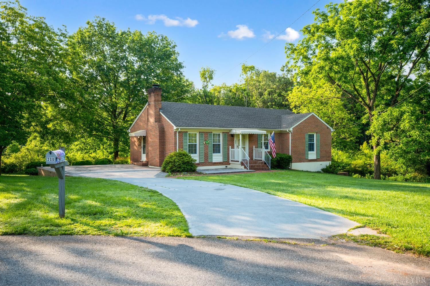 Property Photo: 200 Middleboro Place VA 24502