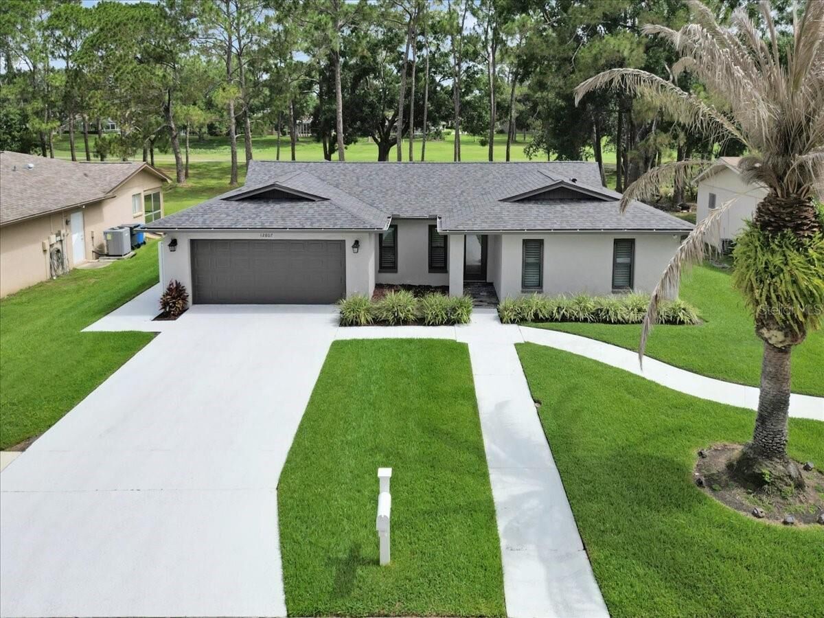 Property Photo:  12807 Starling Drive  FL 33556 