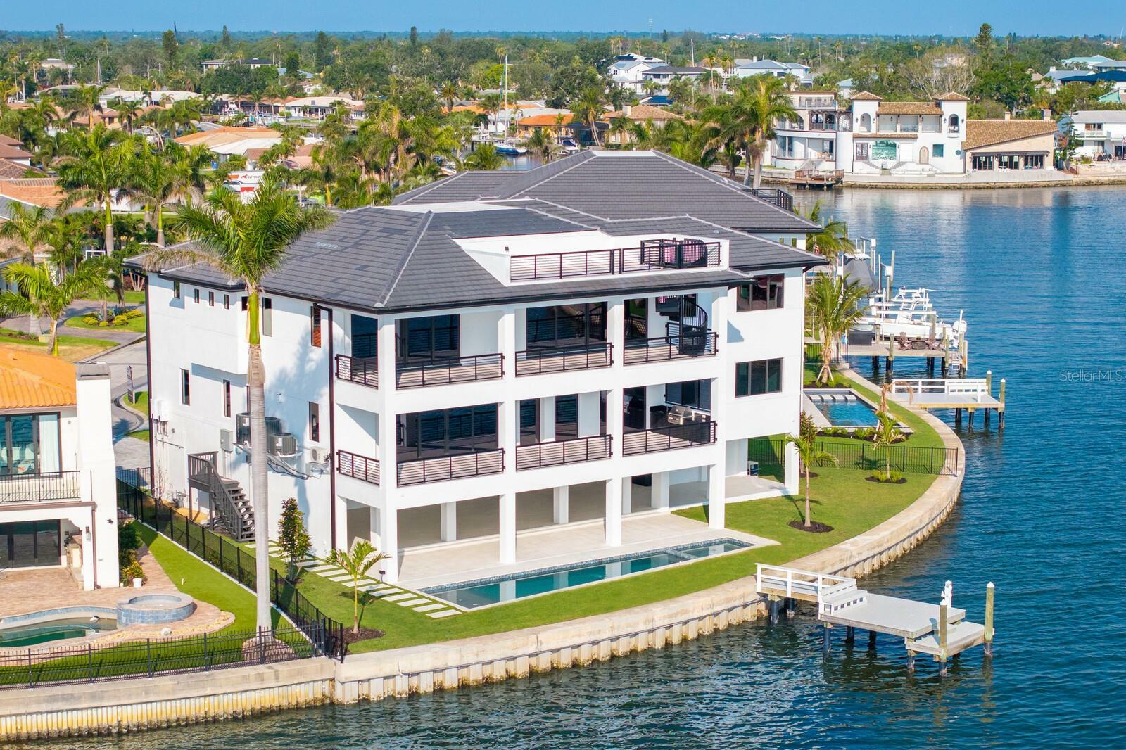 Property Photo: 2087 Michigan Avenue NE FL 33703