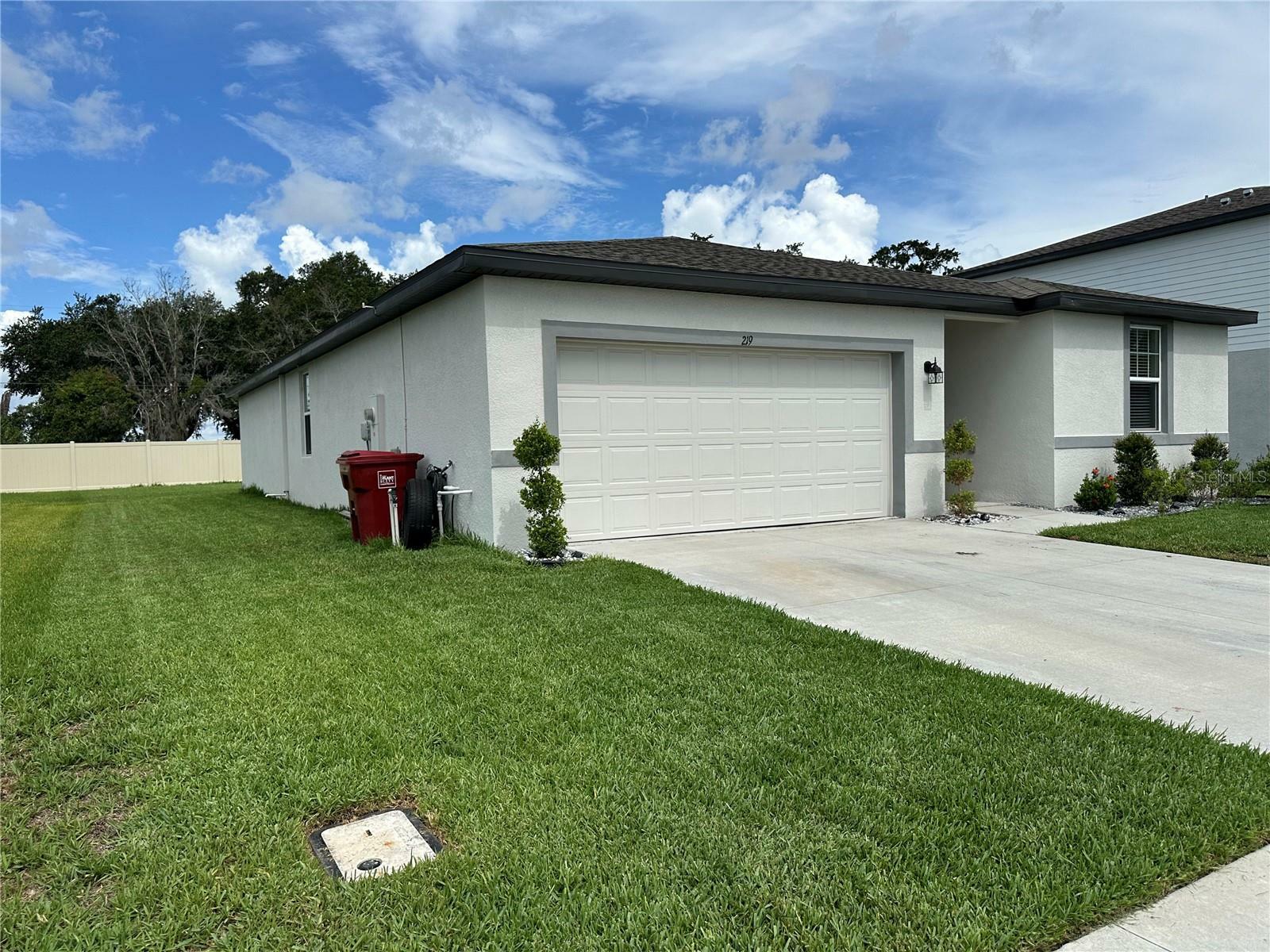 Property Photo: 219 Lovely Court FL 33566