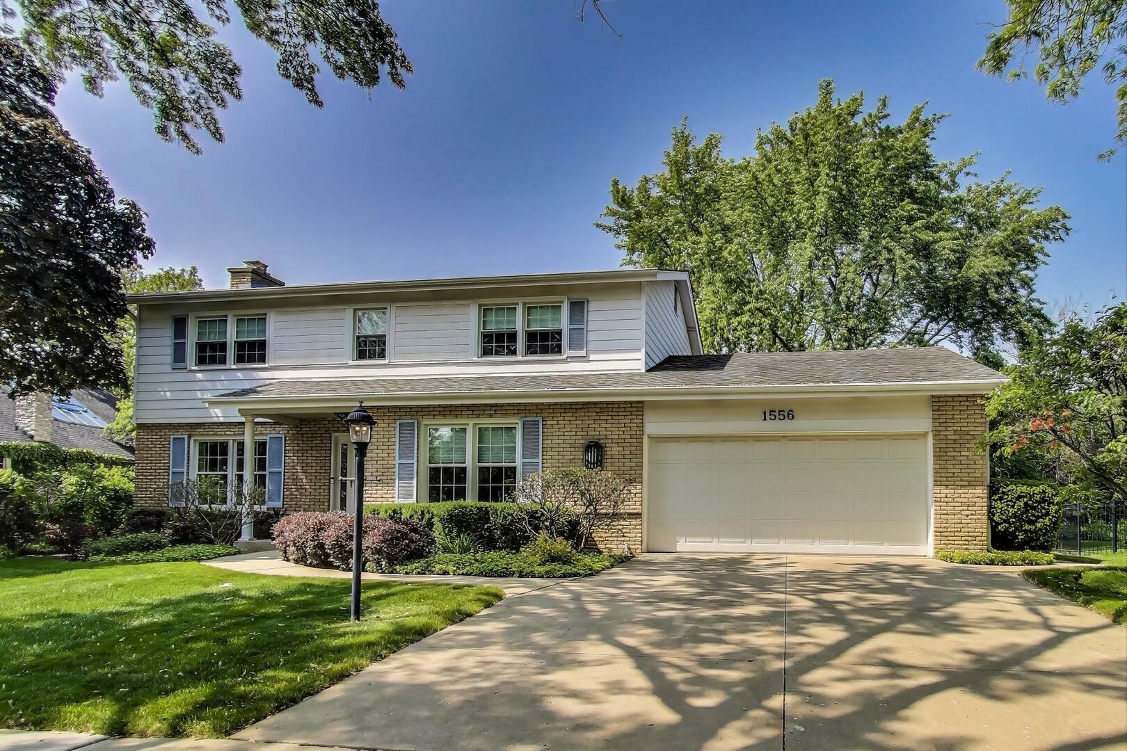 Property Photo: 1556 Chapel Court IL 60062