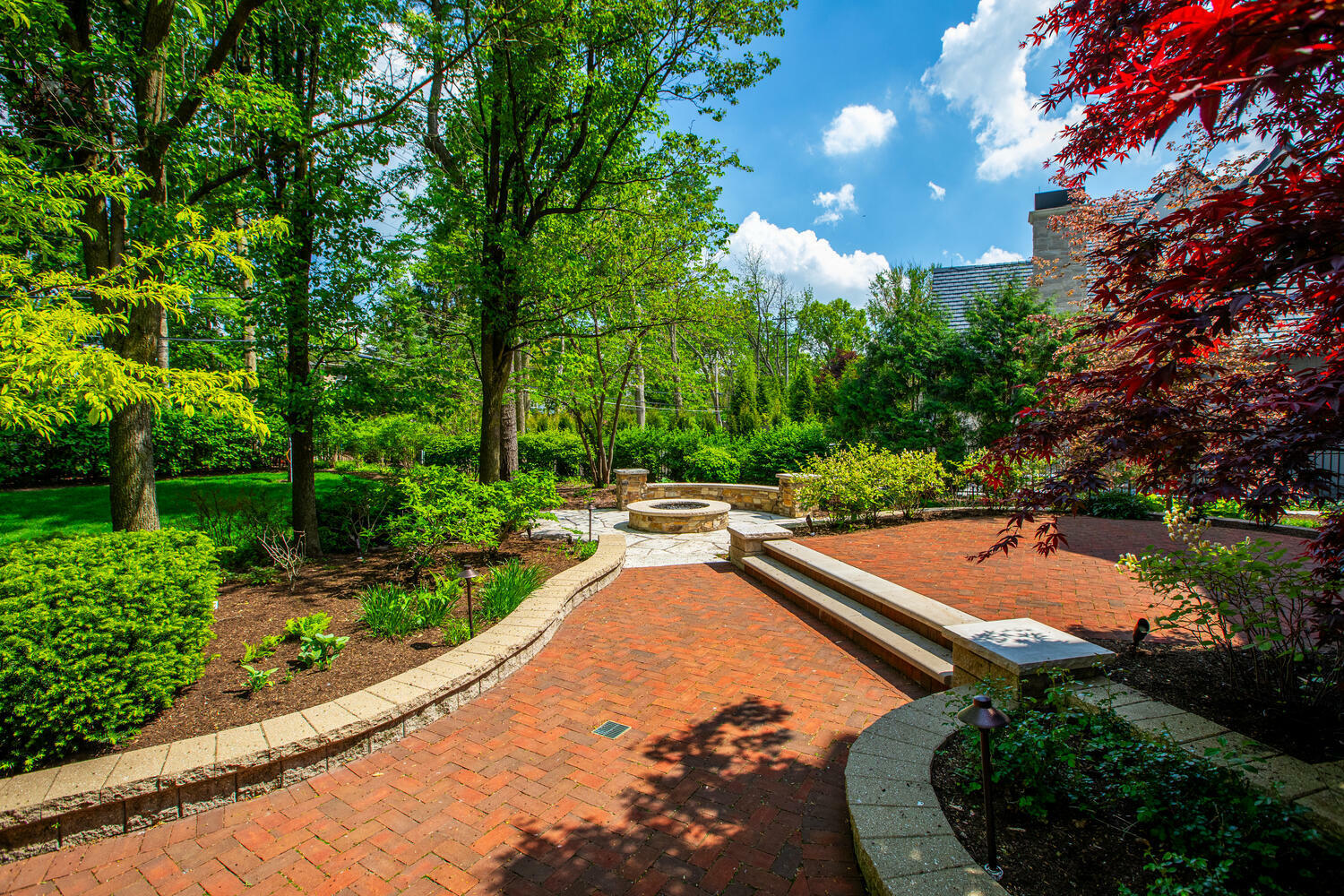 Property Photo: 1046 Sylvan Circle IL 60540