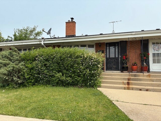 8801 Robin Drive C  Des Plaines IL 60016 photo
