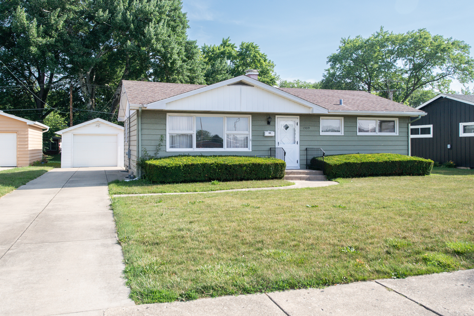 Property Photo: 1309 Plum Street IL 60506