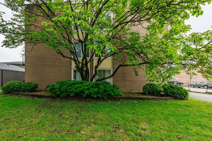 Property Photo: 9516 S Kildare Avenue 2N IL 60453