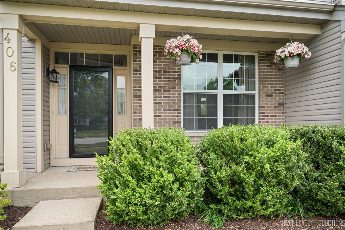Property Photo: 406 Twinleaf Trail IL 60560