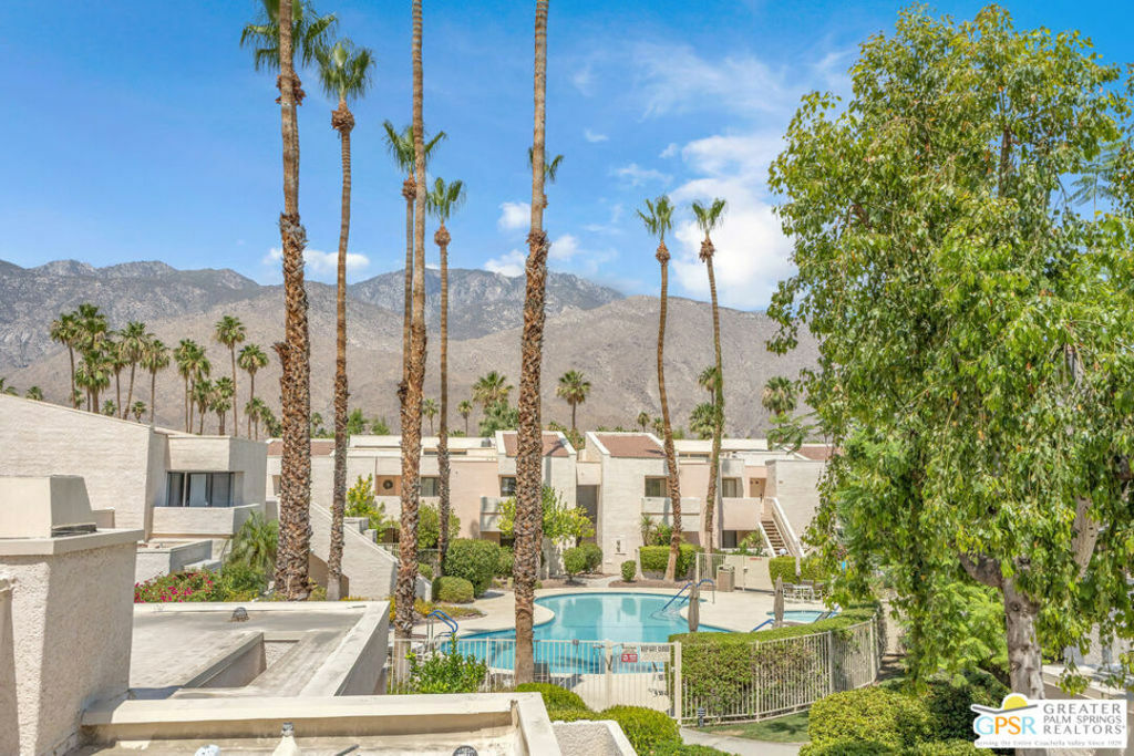 Property Photo: 2071 Normandy Court CA 92264