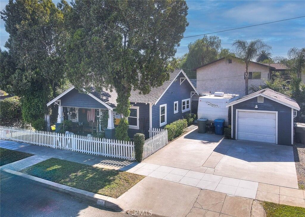 Property Photo:  617 N Palm Avenue  CA 91762 