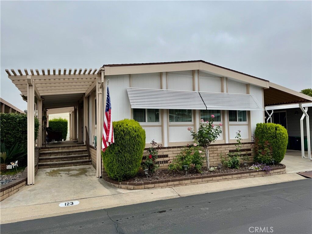 Property Photo: 5200 Irvine Boulevard 123 CA 92620