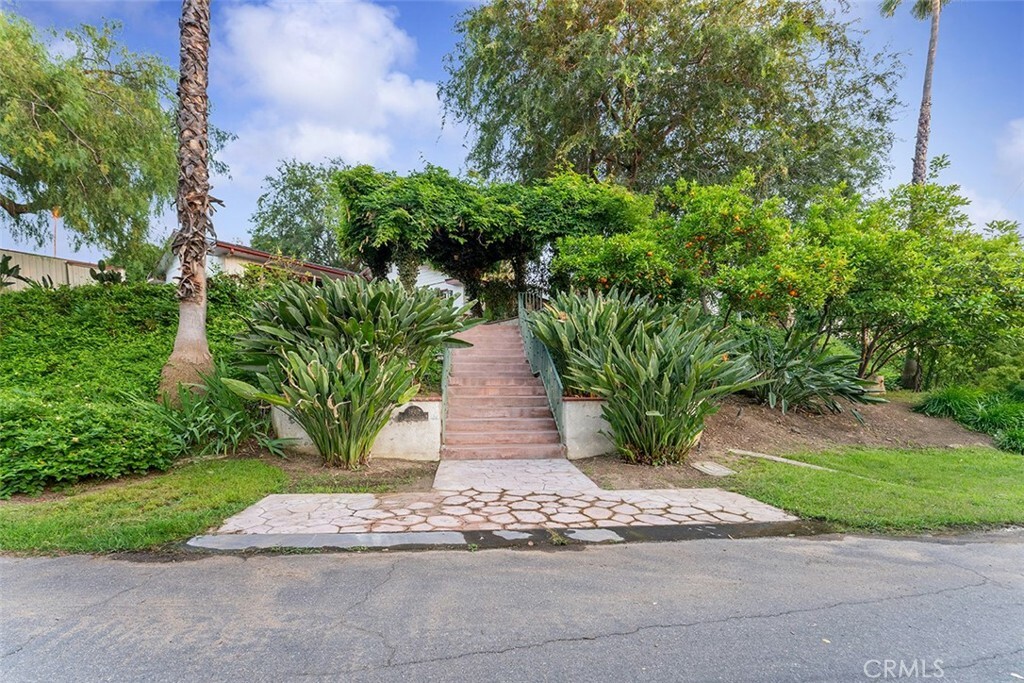 Property Photo:  1940 Arroyo Drive  CA 92506 