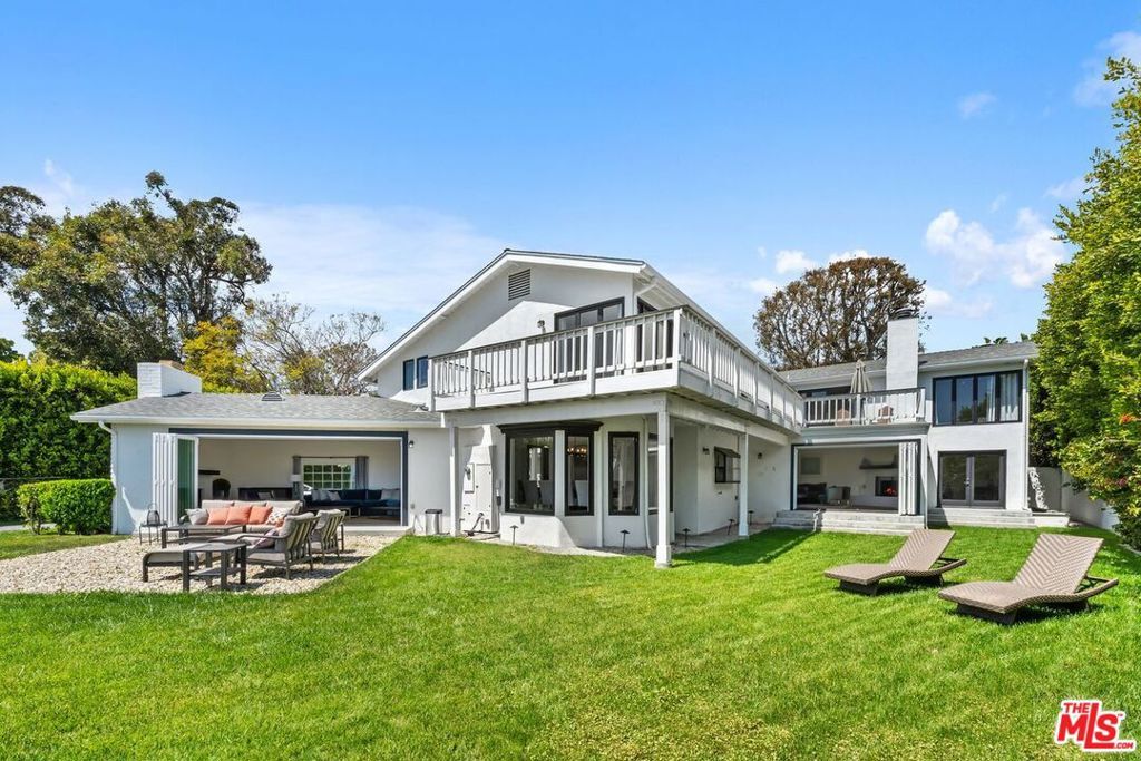 Property Photo: 400 Chautauqua Boulevard CA 90272