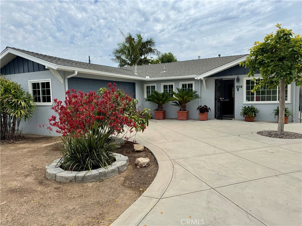 Property Photo: 959 Post Road CA 92626