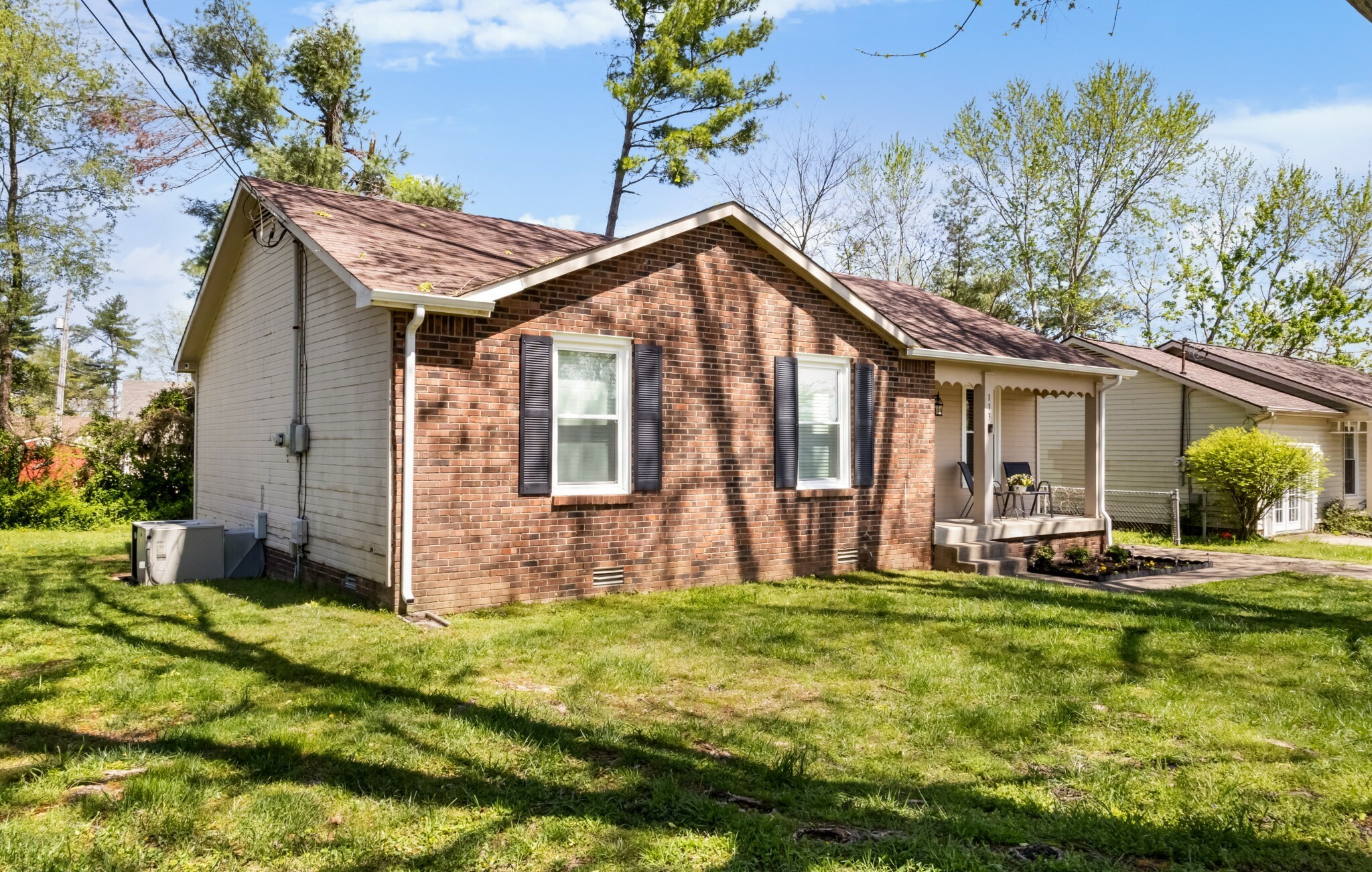 Property Photo: 113 Cunningham Pl TN 37042