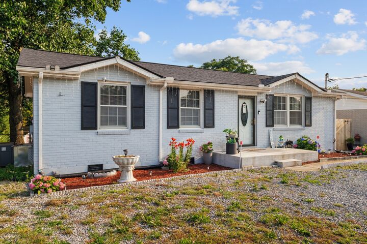 Property Photo: 528 Singer Dr TN 37115