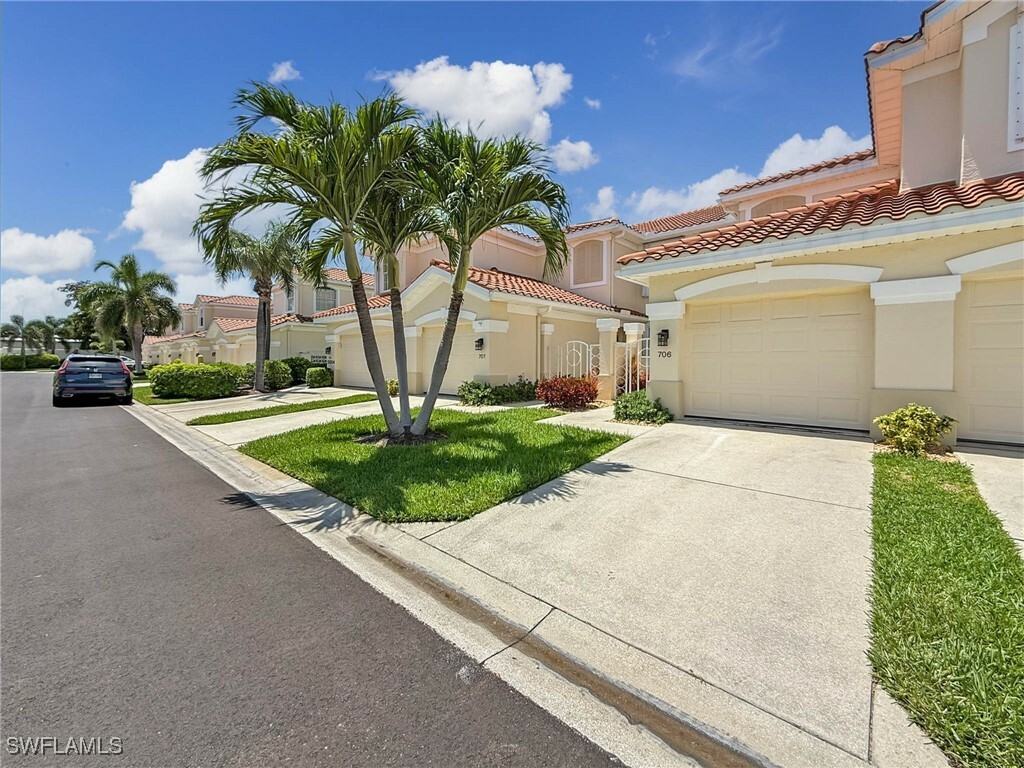 Property Photo: 15054 Tamarind Cay Court 706 FL 33908