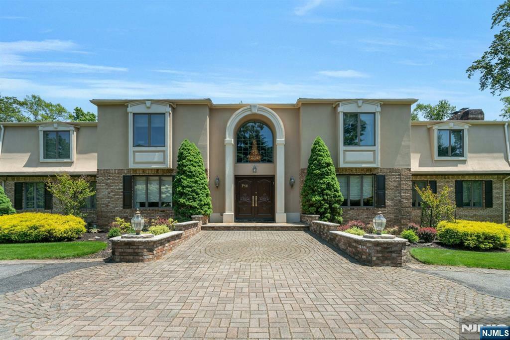 Property Photo:  716 Galloping Hill Road  NJ 07417 