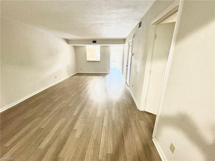Property Photo: 28100 Pine Haven Way 6 FL 34135