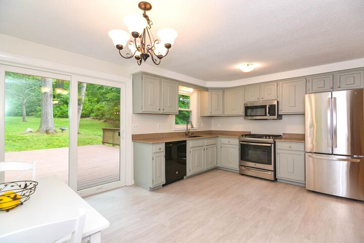 Property Photo: 18 Shelly Drive NH 03038