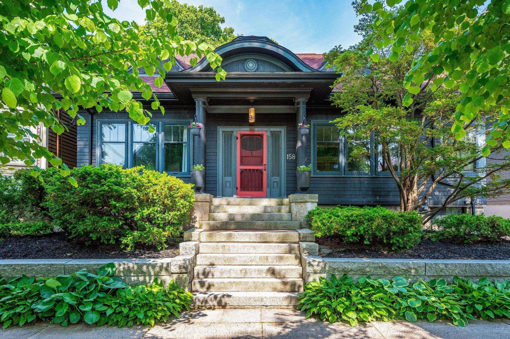Photo de la propriété: 1589 Larch Street NS B3H 3W9