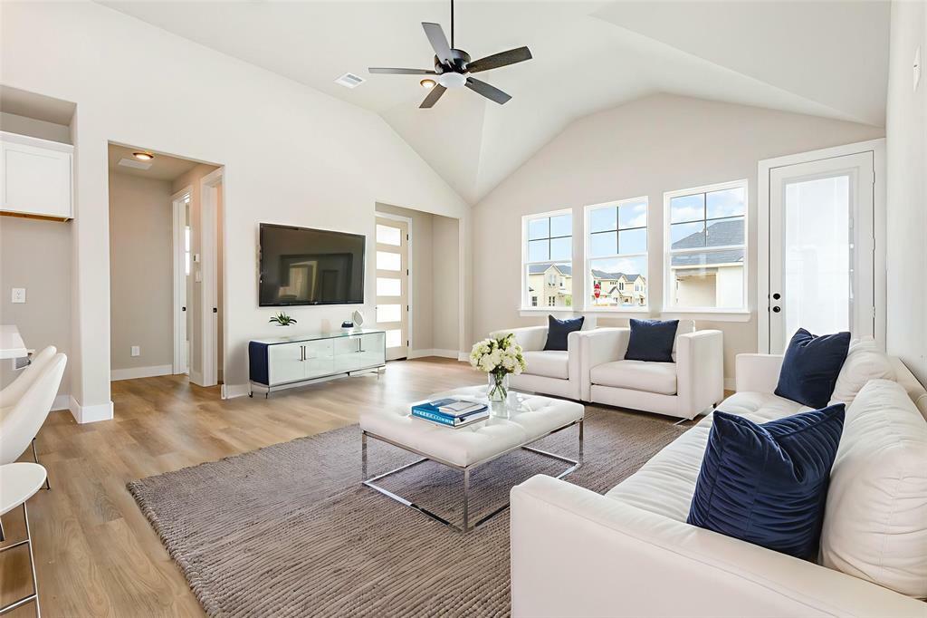 Property Photo: 7301 Parsons Mews TX 75088