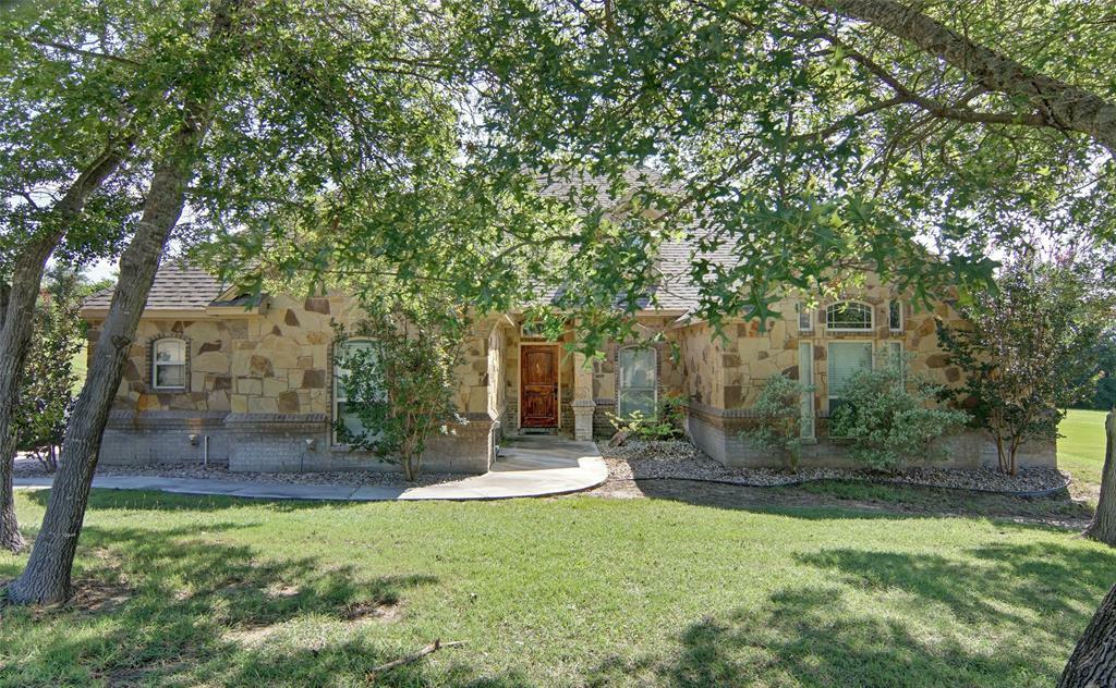 Property Photo: 130 Meadow Arbor Drive TX 76085