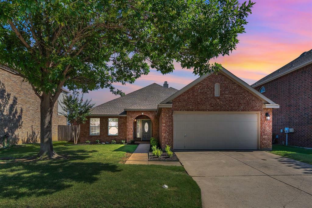 Property Photo: 1940 Creek Crossing Drive TX 76247
