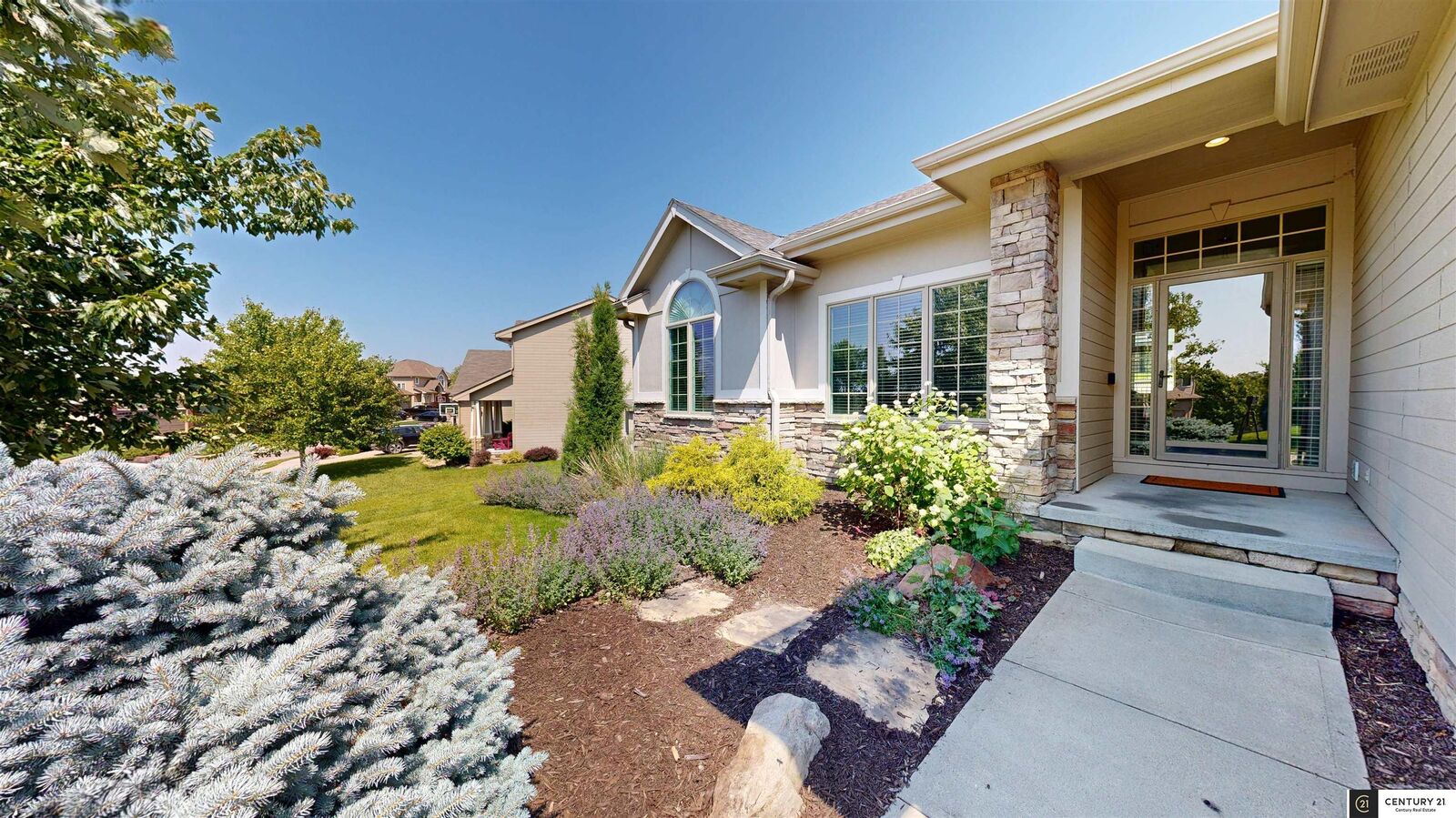 Property Photo: 19313 Bellbrook Boulevard NE 68028