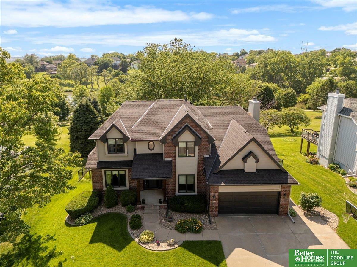 Property Photo: 802 N Fillmore Street NE 68046