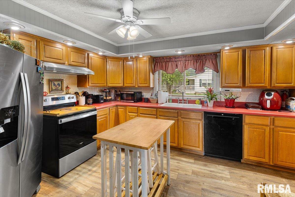 Property Photo: 12054 Saraville Road IL 62959
