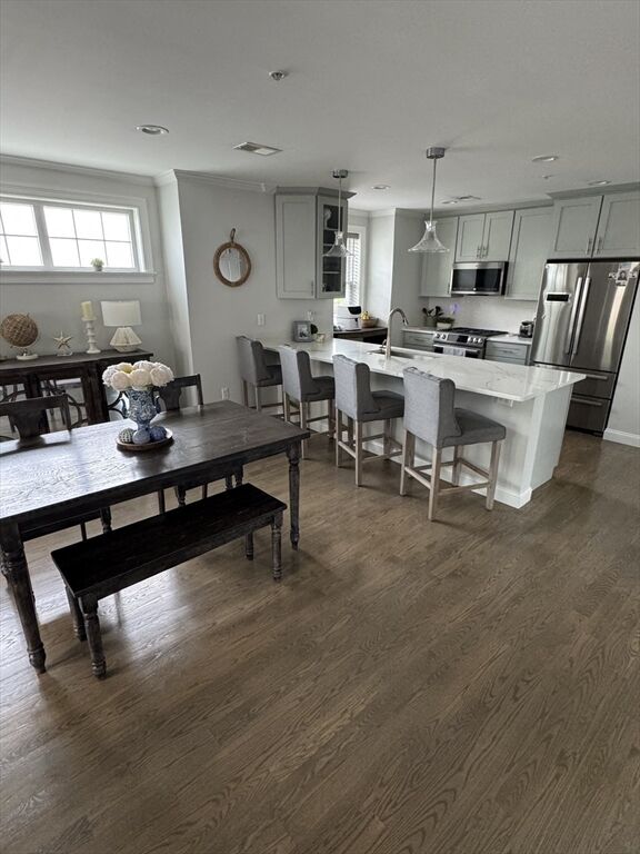 Property Photo:  49 Leyden St 5  MA 02128 