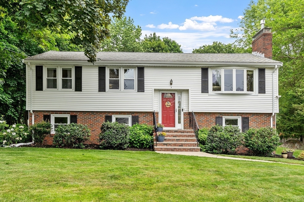 Property Photo: 3 Englewood Drive MA 01887
