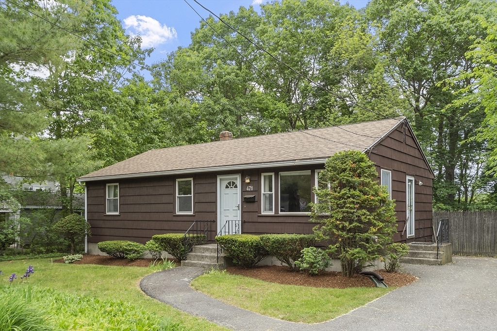 Property Photo: 471 Lowell St MA 01867