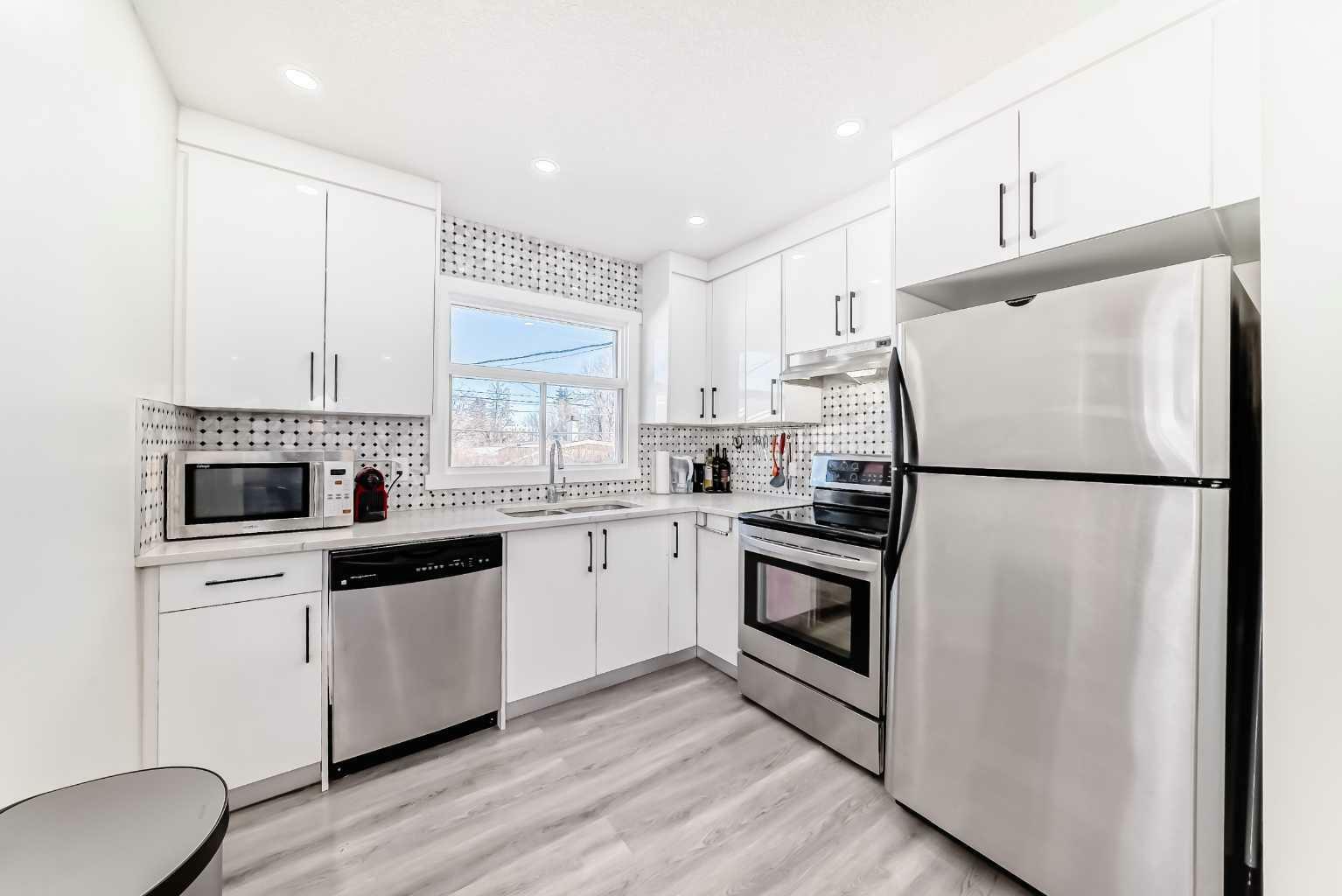 Property Photo: 7804 5 Street SW AB T2V 1B9