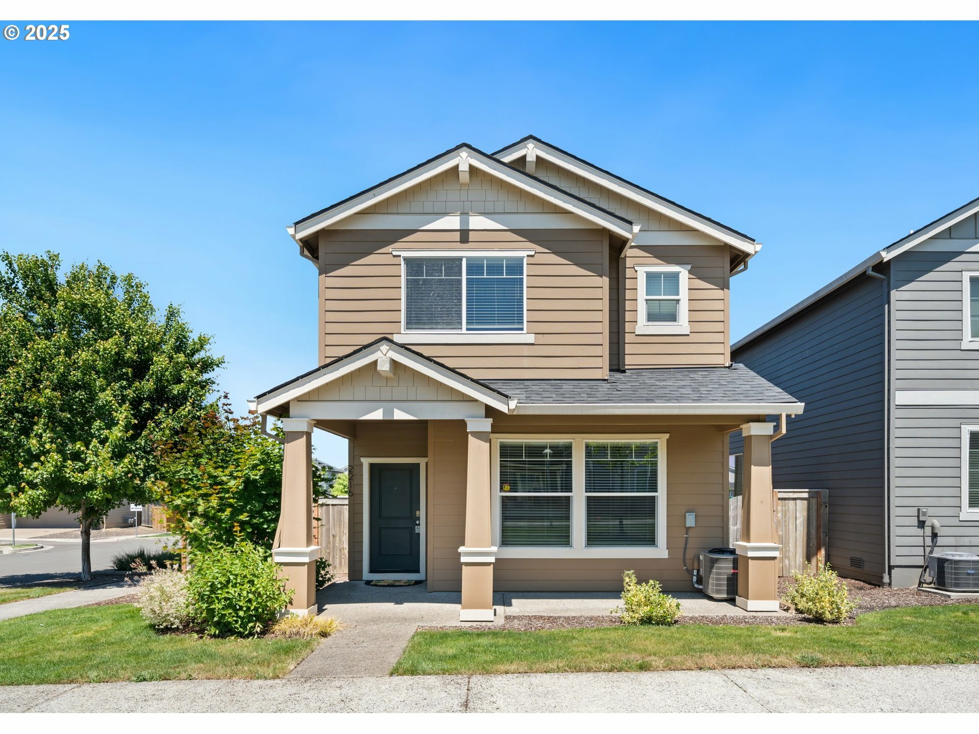 Property Photo: 2216 SE 16th Aly OR 97080