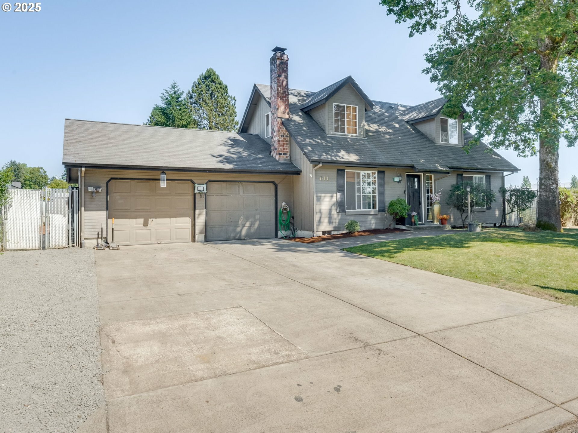 Property Photo:  611 NW 4th Pl  WA 98604 