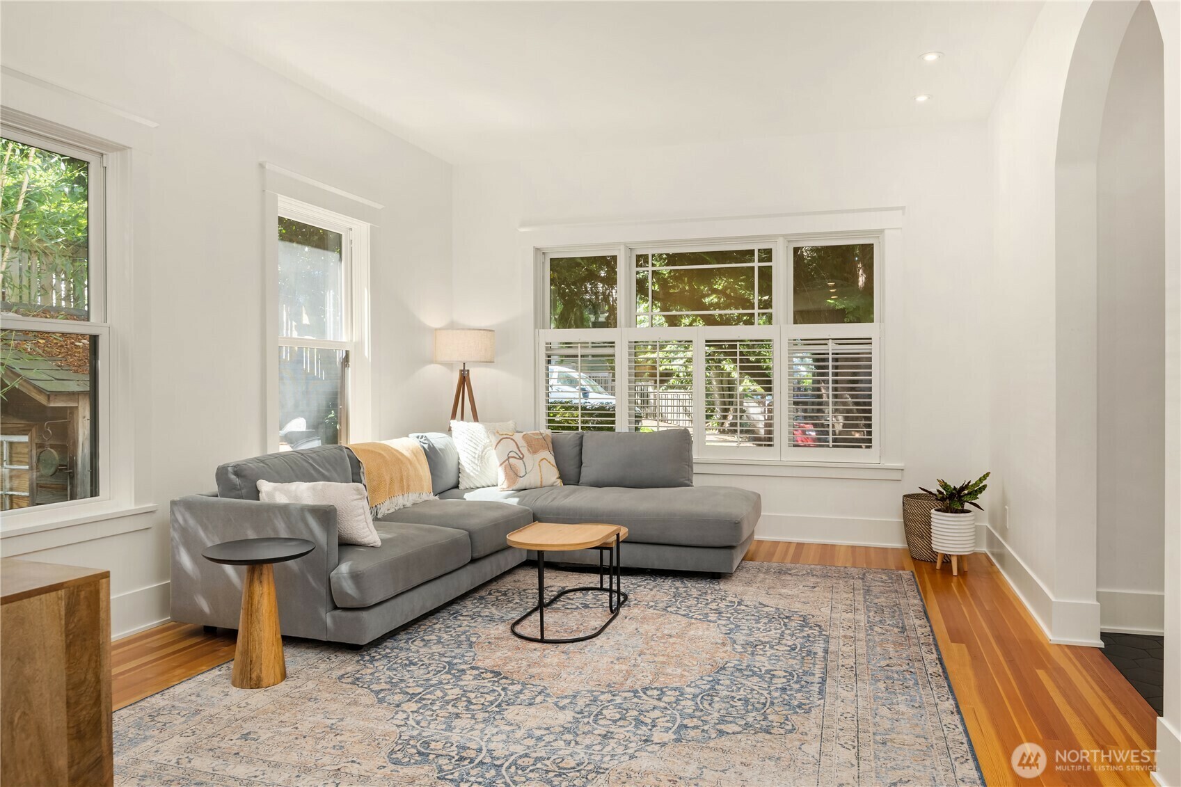 Property Photo:  2411 E Helen Street  WA 98112 