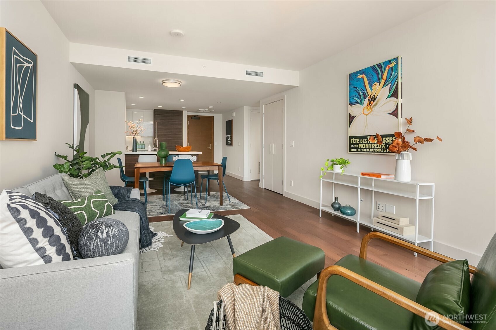 Property Photo: 588 Bell Street 2404S WA 98121