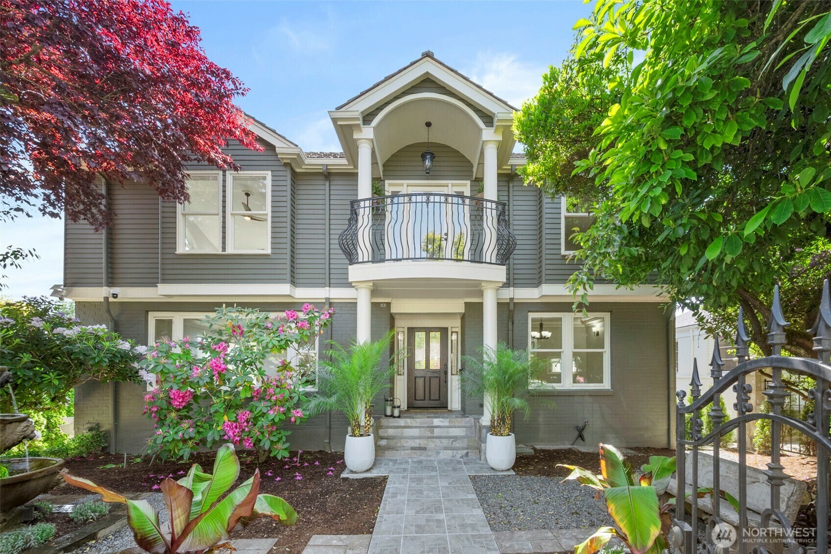 3505 W 43rd Avenue  Seattle WA 98199 photo