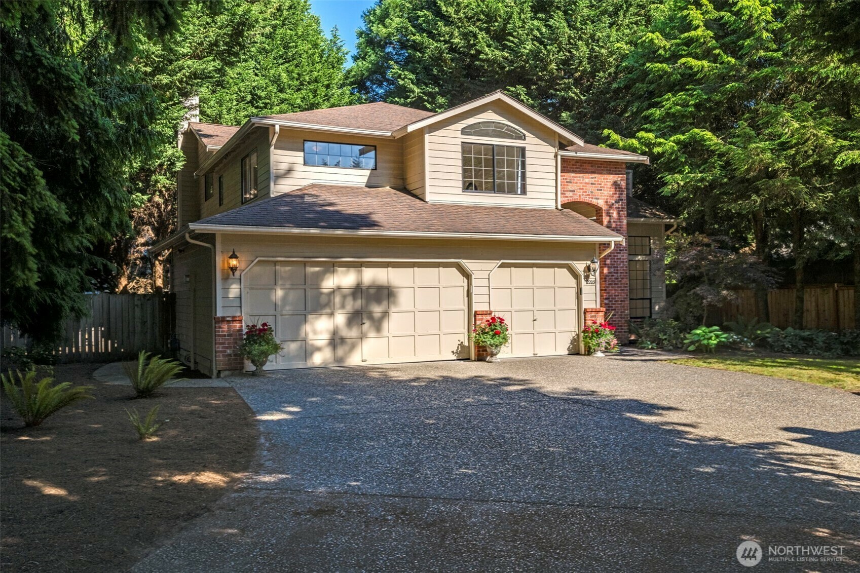 Property Photo: 12203 SE 179th Place WA 98058