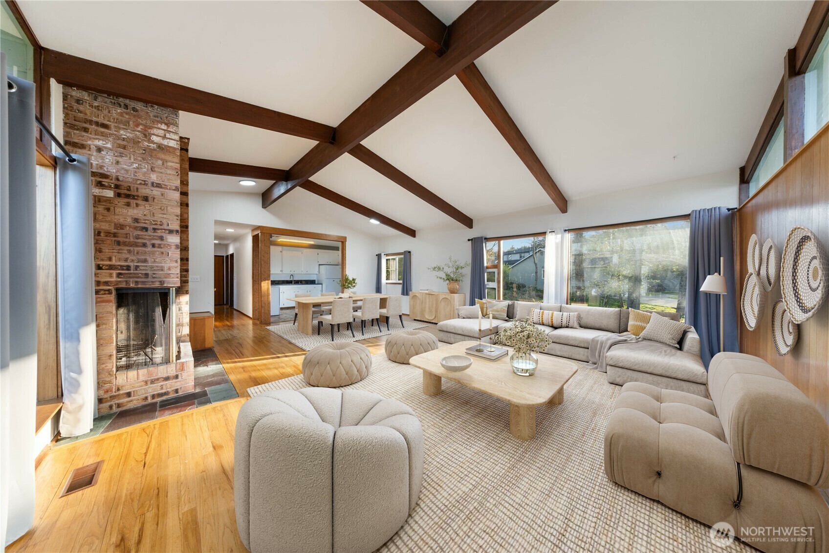 Property Photo: 2104 E Avenue WA 98221