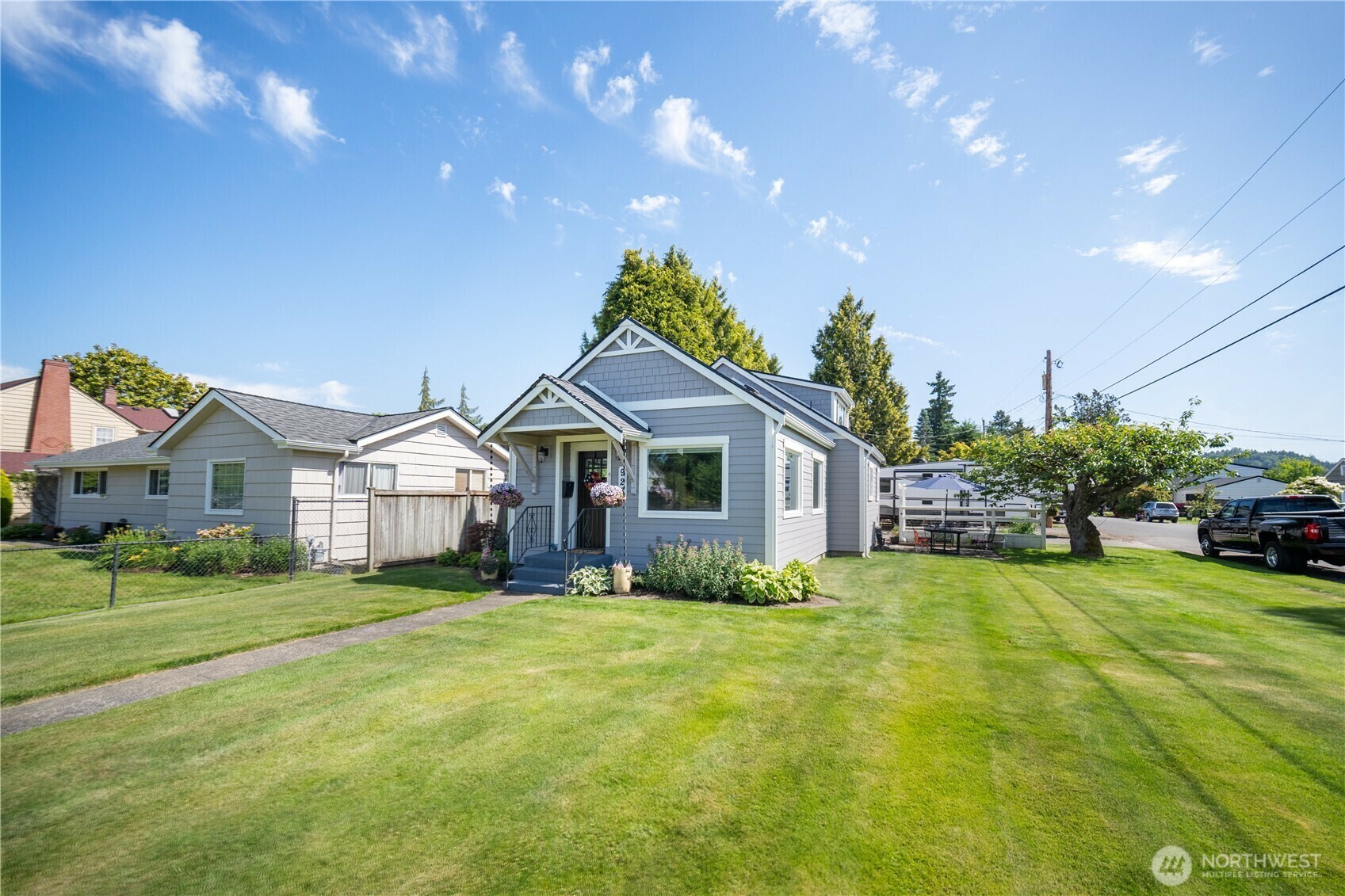 Property Photo: 928 4th Avenue SW WA 98371